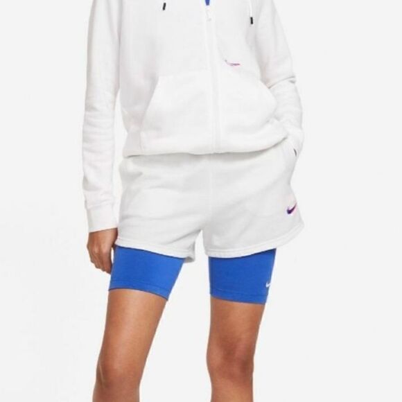 NWT Nike DJ4129-100 Women Sportswear Essential Shorts Standard Fit White - Picture 2 of 2